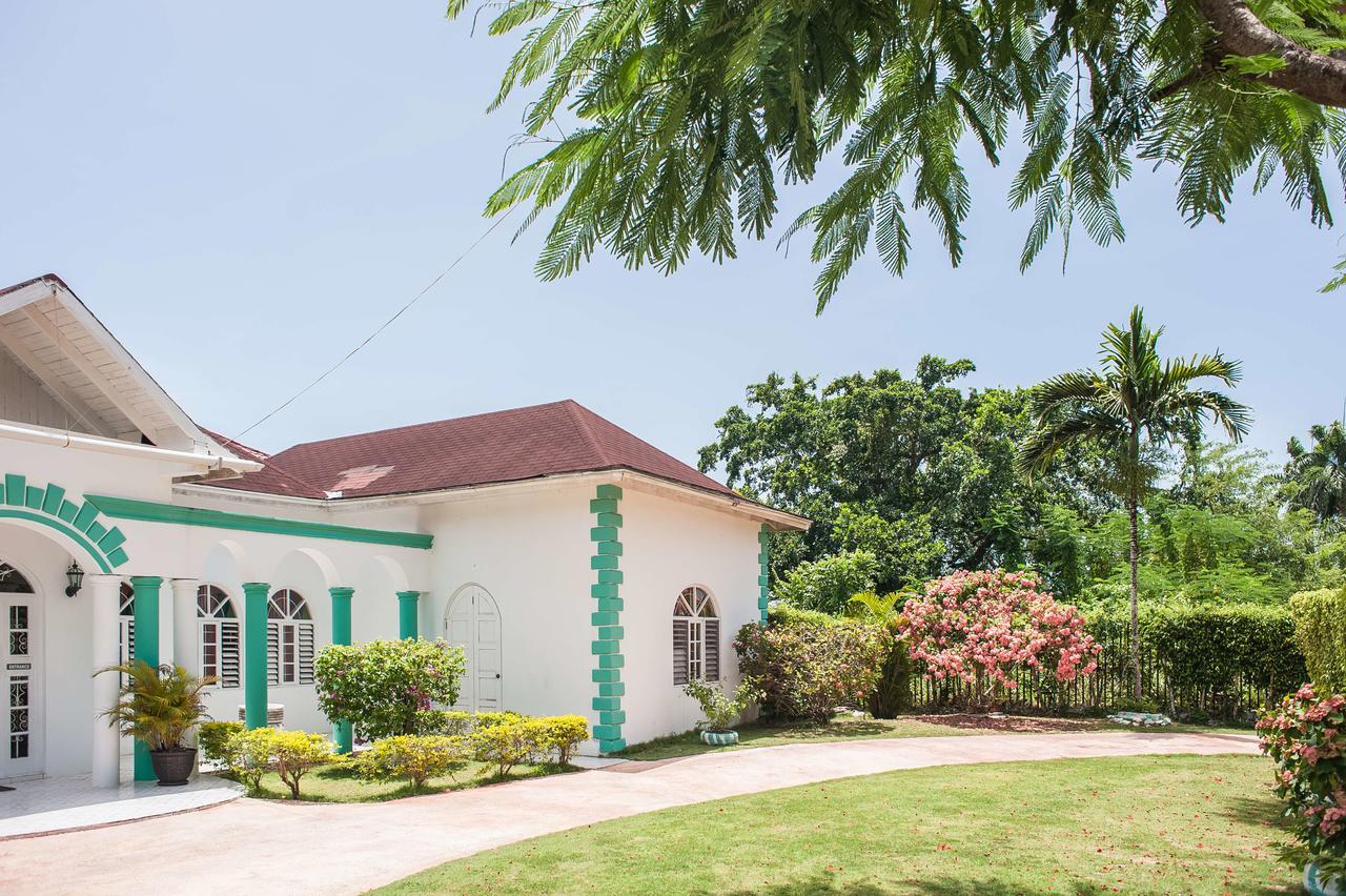 Diamond Villa Guest House Бухта Монтего Экстерьер фото