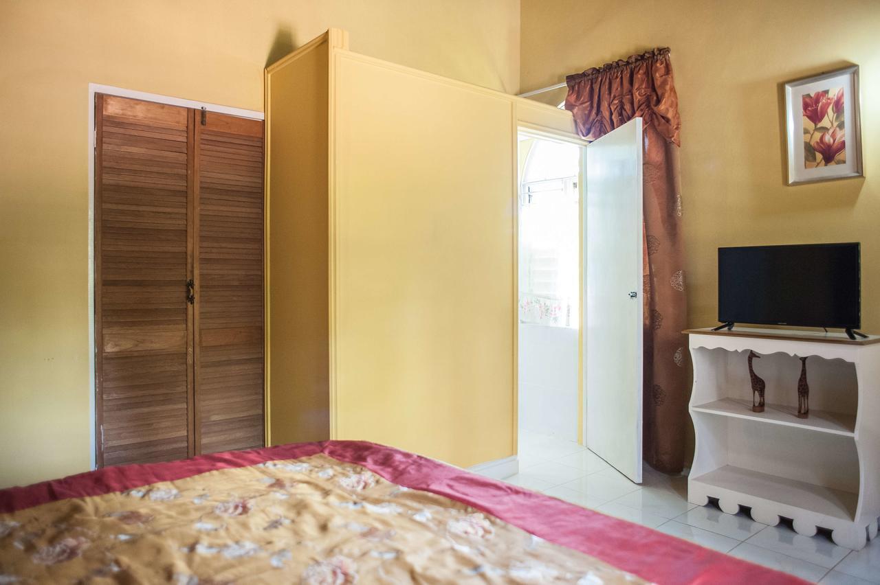 Diamond Villa Guest House Бухта Монтего Экстерьер фото