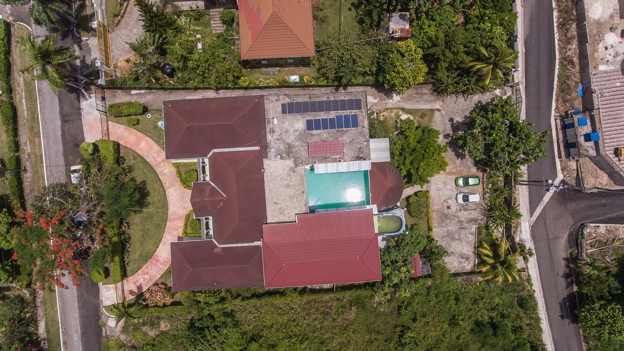 Diamond Villa Guest House Бухта Монтего Экстерьер фото